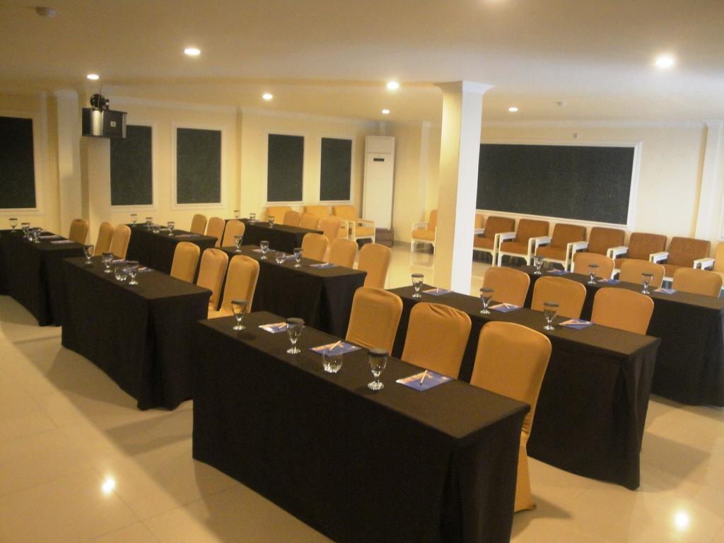 Ramayana Hotel Macasar Exterior foto