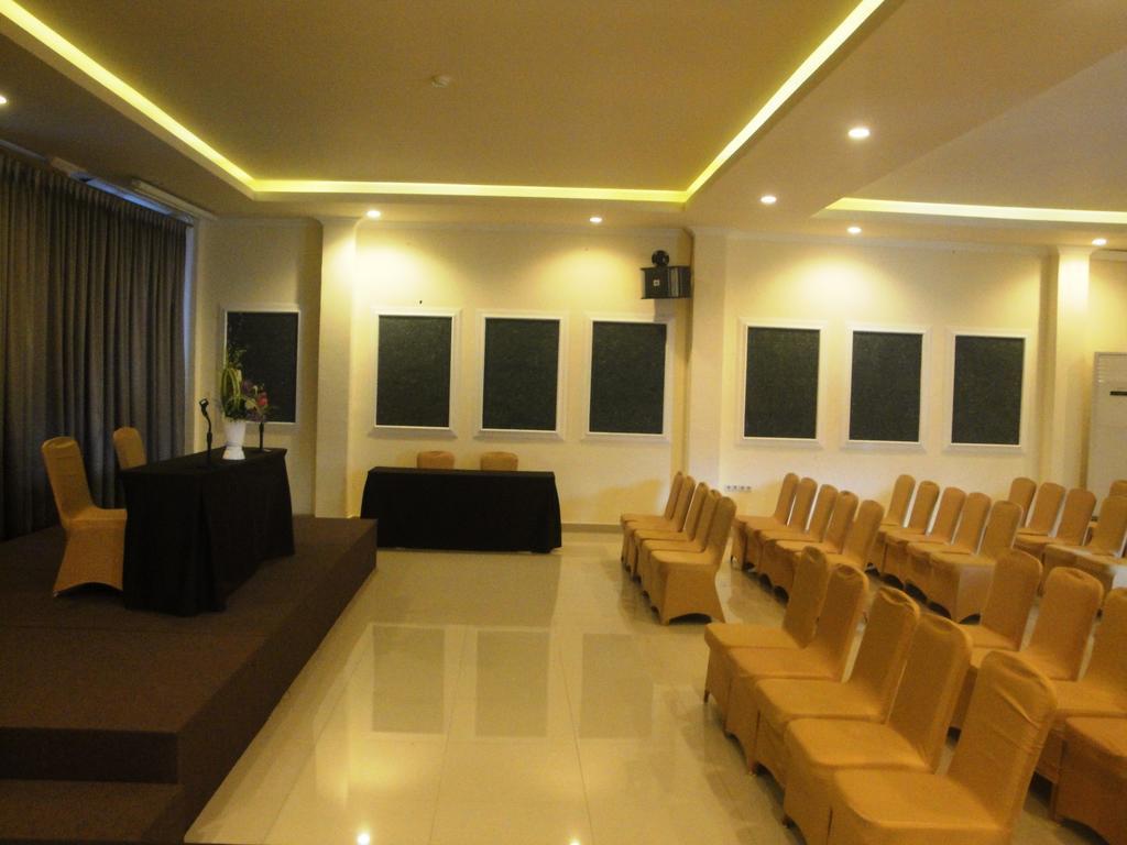 Ramayana Hotel Macasar Exterior foto
