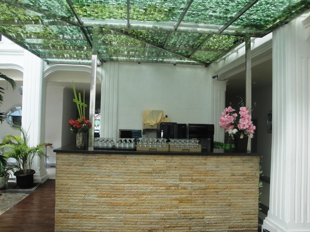 Ramayana Hotel Macasar Exterior foto