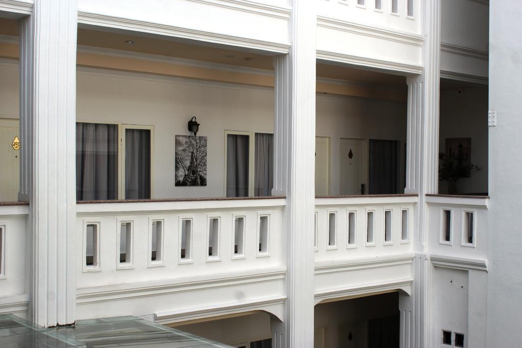 Ramayana Hotel Macasar Exterior foto